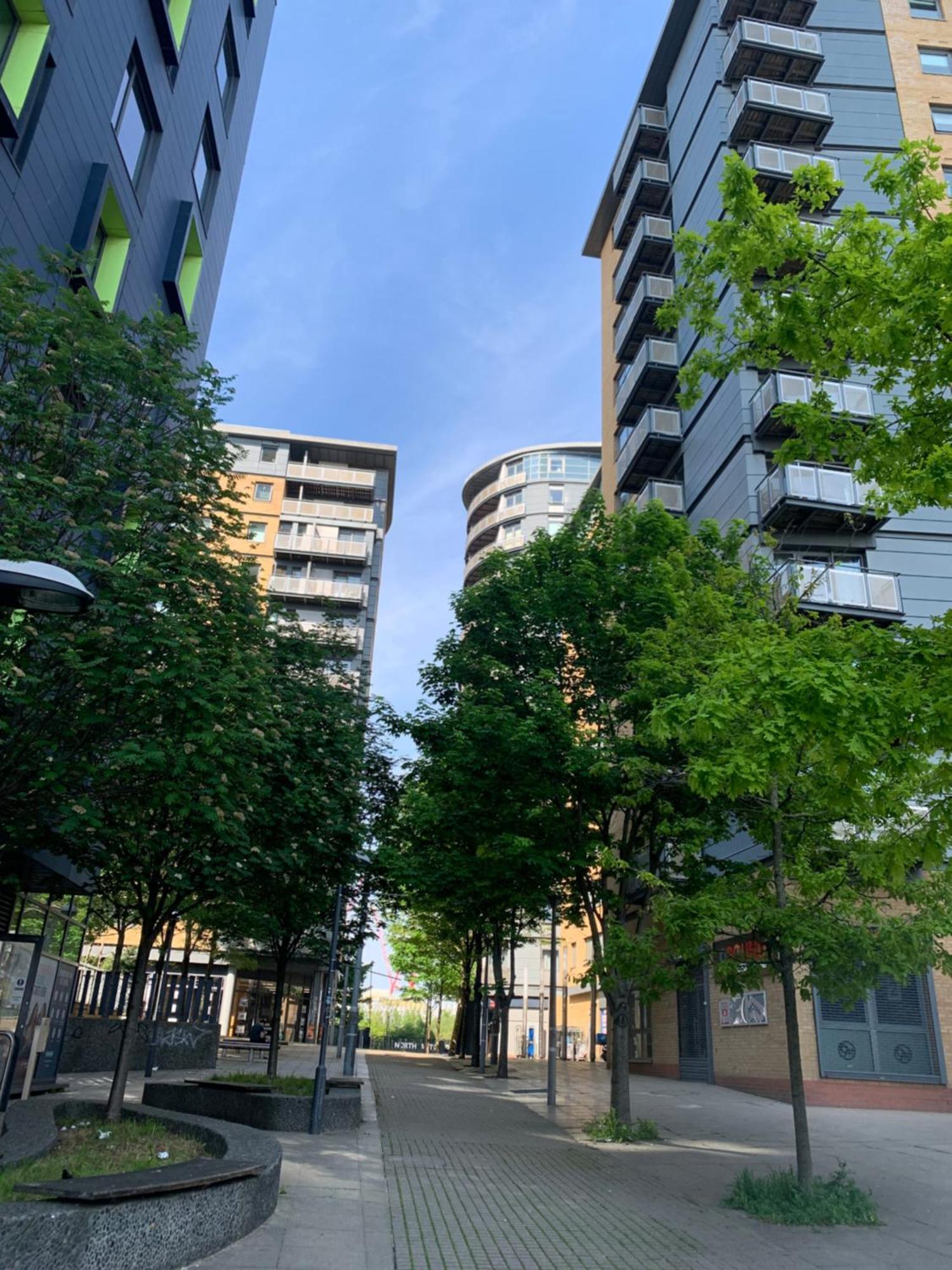 Апартаменты North Acton Flat Лондон Экстерьер фото