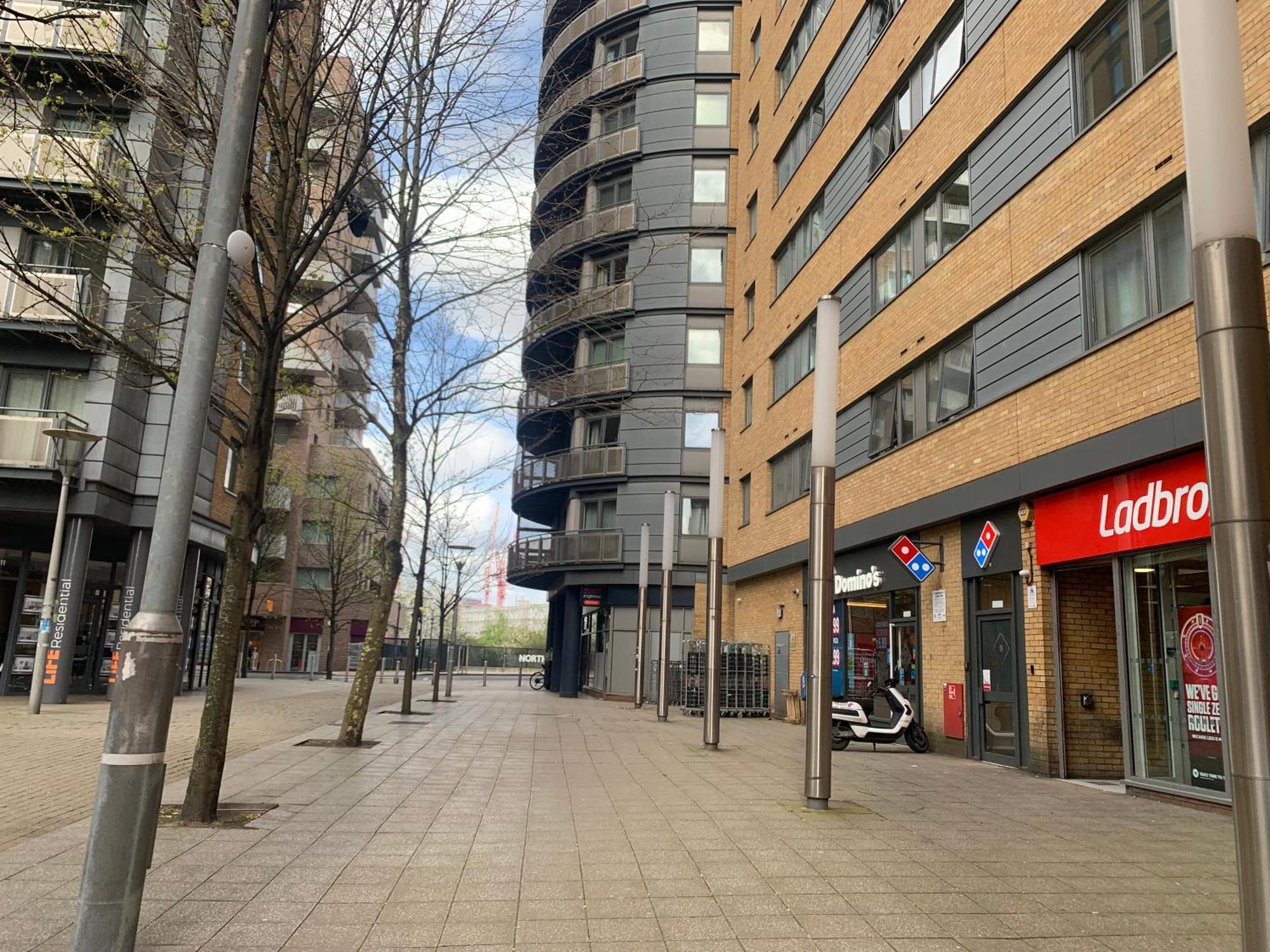 Апартаменты North Acton Flat Лондон Экстерьер фото